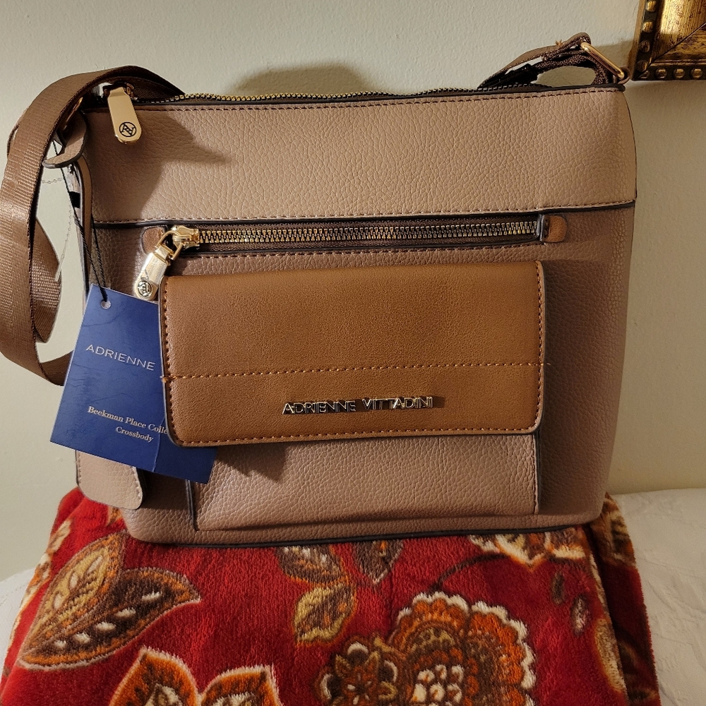 Adrienne Vittadini NWT. Crossbody bag.